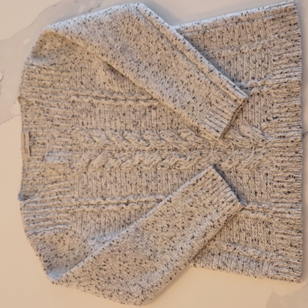 Pullover sweater